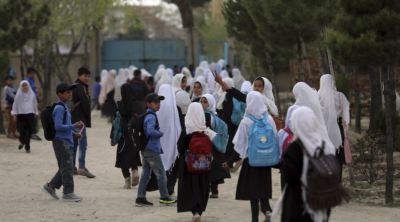 In Afghanistan le scuole secondarie femminili non hanno riaperto