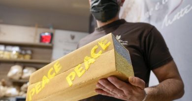 Breaking news: Italian baker sells ‘peace bread’ to benefit Russia-Ukraine refugees – Fox News
