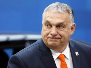 “Sanzioni inaccettabili”. “Che rapporto hai con Mosca”: insulti Orban-Zelensky