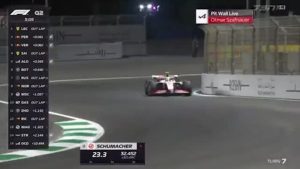 Gp Arabia: incidente per Schumi jr, pilota via in ambulanza VIDEO