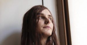 Dana, la trans scappata con la fidanzata dalla guerra in Ucraina: «Altre ragazze come me non sono riuscite a fuggire»