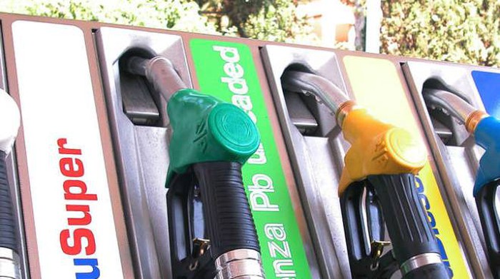 La benzina torna sopra i 2 euro al litro. E il diesel? Ecco le ultime quotazioni