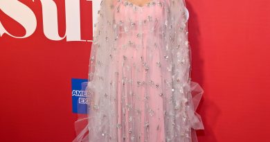 Sarah Jessica Parker’s Plaza Suite Premiere Dress Is a “New York Pink” Dream