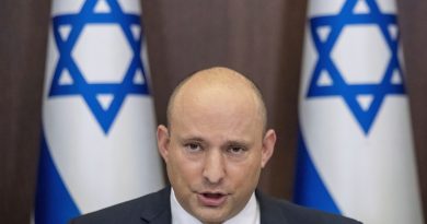 Il primo ministro d’Israele Naftali Bennett ha invitato gli israeliani ad andare in giro armati