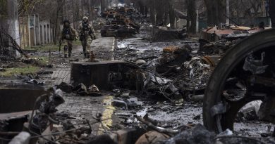 L’Ucraina accusa la Russia di aver massacrato i civili a Bucha