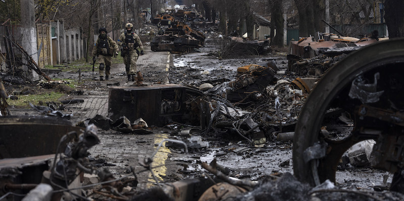 L’Ucraina accusa la Russia di aver massacrato i civili a Bucha