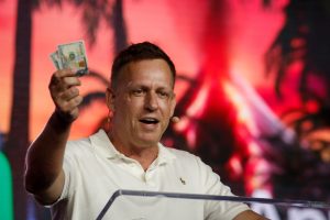 Peter Thiel Calls Warren Buffett a “Sociopathic Grandpa” for Not Being a Full Crypto Head