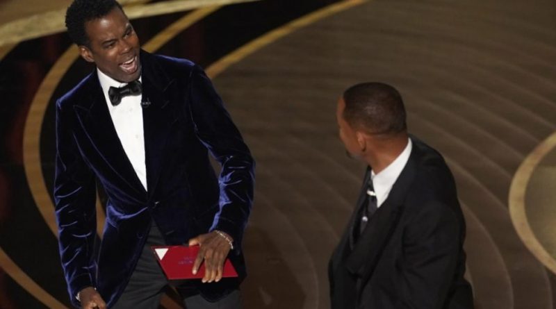 Will Smith bandito dagli Oscar per 10 anni dopo lo schiaffo a Chris Rock: “Sue azioni inaccettabili”