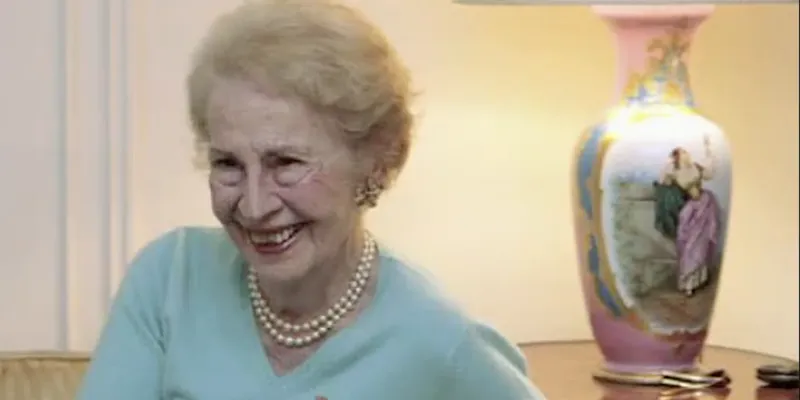 È morta a 107 anni Mimi Reinhardt, la donna che mise insieme la cosiddetta “lista di Schindler” di ebrei da salvare durante l’Olocausto
