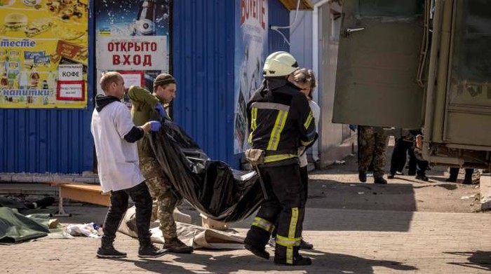 Timori di attacchi chimici, Kiev ordina antidoto. Mosca: armi Occidente? Rischio guerra Usa-Russia