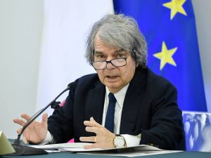 “L’Italia tifi per Macron: il nostro miglior garante”