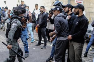 Ci sono stati nuovi scontri tra palestinesi e polizia israeliana sulla Spianata delle moschee, a Gerusalemme