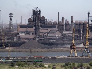 Una battaglia infernale tra altoforni e tunnel. Le acciaierie Azostal nascondono i resistenti: una trappola per Mosca