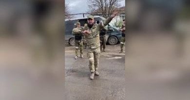 La ferocia della guerra in un ballo (con spari): il video dei miliziani ceceni