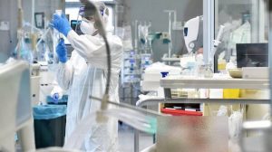 Covid da record, paziente malato per 505 giorni prima di morire. “Così nascono le varianti del virus”