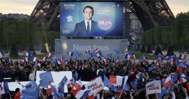 Elezioni Francia, Macron rieletto presidente. Le Pen accetta la sconfitta