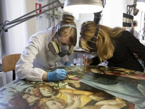 Quando il restauro è donna. Le guardiane della bellezza un passo “accanto “all’arte