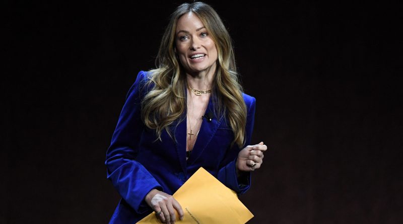 Aggiornamento: Olivia Wilde ha ricevuto i documenti per la custodia mentre era sul palco del CinemaCon