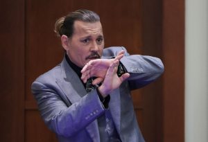 La carriera macchiata di Johnny Depp entra nel processo per diffamazione di Amber Heard