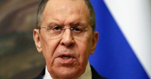 Ucraina, la propaganda di Lavrov: “Zelensky? Anche Hitler aveva origini ebraiche. L’Italia in prima fila contro la Russia, mi ha sorpreso”