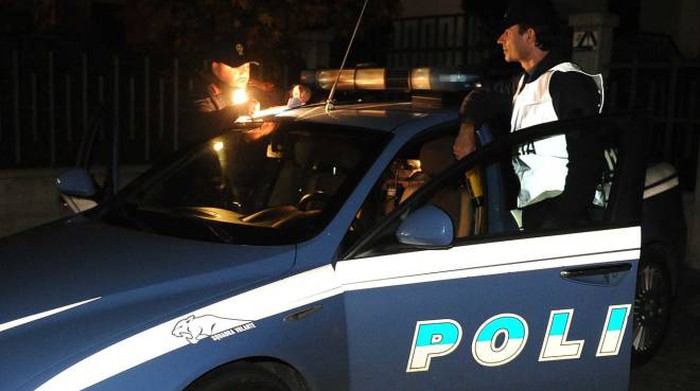 Genova, donna accoltellata e uccisa in strada. Arrestato il fratello
