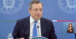 Decreto aiuti, Draghi: “Il M5s si è astenuto in Cdm? Mi auguro non ci siano fibrillazioni, è un disaccordo che risolveremo”