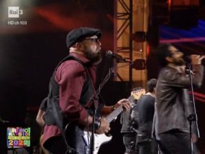 In piazza San Giovanni si suona “Bella ciao” (ma quasi a mezzanotte)