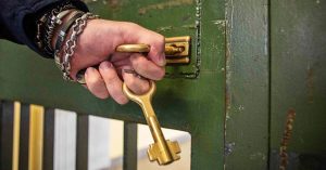 Detenuto malato di Sla ottiene domiciliari dopo la dodicesima istanza presentata dalla difesa