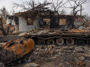 La vendetta degli ucraini: dispongono a Z i corpi dei russi