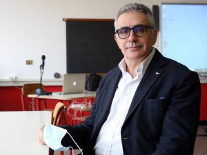 “20 milioni di contagi in autunno. Possibile ritorno della mascherina”. L’allarme dei medici