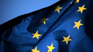 La proposta UE fa discutere: cercare messaggi di abuso sui minori nelle app di messaggistica (crittografate)