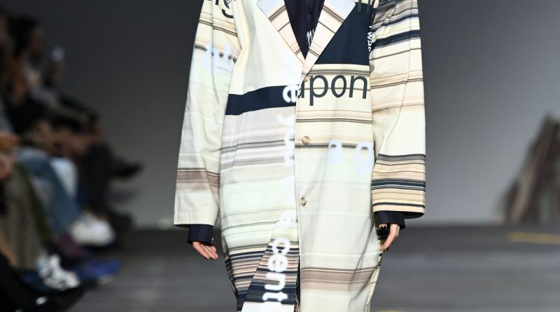 Alix Higgins Australia Resort 2023