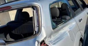 Incidente in auto per i genitori di Stefano Cucchi: feriti. La sorella Ilaria: “Travolti da un pirata della strada, aiutatemi a trovarlo”