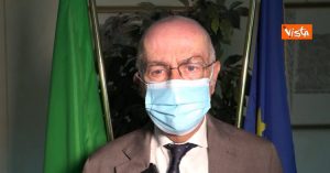 Covid, l’analisi di Rezza: “Discesa dell’incidenza e reparti sotto soglia critica, ma circolazione elevata. Importante mantenere prudenza”