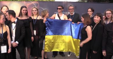 Il backstage di Blanco insieme alla Giovane Orchestra ucraina: “Forza ragazzi, buona fortuna”