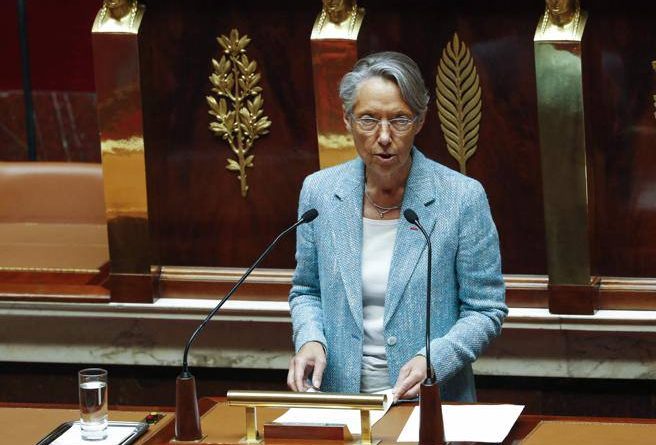 Francia, Elisabeth Borne prima ministra. Macron sceglie una fedelissima