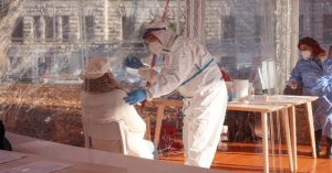 Coronavirus, oggi 30.310 nuovi casi e 108 decessi