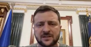 Guerra in Ucraina, Zelensky: “Dal 24 febbraio oltre 1400 attacchi missilistici russi. Situazione difficile nel Donbass, vogliono distruggere tutto”