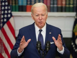 Biden lancia la nuova battaglia: “Fermiamo la lobby delle armi”. Uccisi 19 bimbi e due maestre