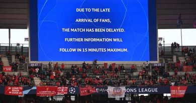 Liverpool-Real Madrid, il calcio d'inizio slitta alle 21.30: disordini fuori dallo stadio, tanti tifosi dei Reds senza biglietto