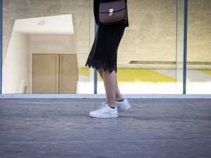 Immigrato violenta una 18enne in stazione: “Non doveva essere in Italia”