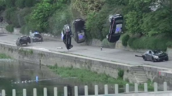 Ai Murazzi le volanti dei carabinieri volano in aria nel nuovo episodio di Fast&Furious
