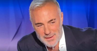 Gianluca Vacchi rompe il silenzio social dopo le denunce degli ex dipendenti: “Niente mi ha mai scalfito”