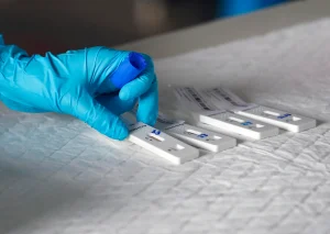 Dal Portogallo alla Francia, impennata dei contagi alimentata dalle sottovarianti di Omicron