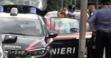 Fuori pericolo il bimbo  gettato dalla finestra La baby sitter dal carcere: «Come sta?»