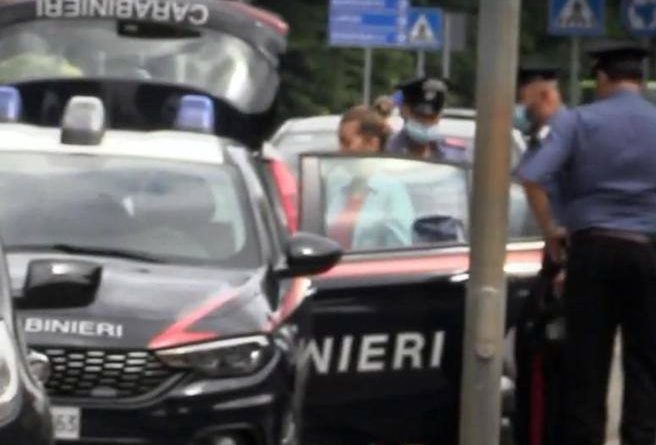 Fuori pericolo il bimbo  gettato dalla finestra La baby sitter dal carcere: «Come sta?»