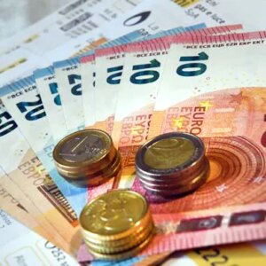 Dall’estensione del bonus 200 euro alla proroga del superbonus, assalto dei partiti al decreto aiuti