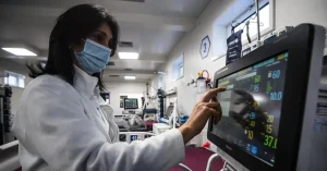 Coronavirus ultime notizie. Oggi in Italia altri 22.361 casi (+21,6% sulla settimana) e 80 vittime