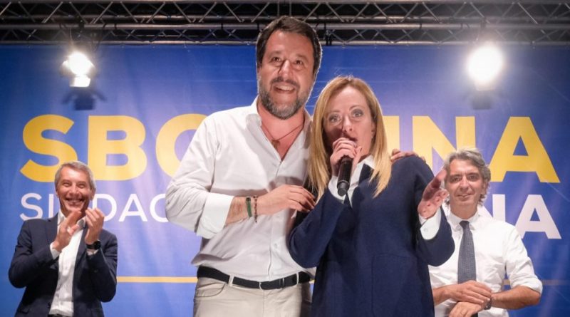 Salvini e Meloni firmano la tregua sul palco di Verona. Restano i fronti caldi tra la Lega e Fdi: la partita veneta, quella di Parma e Messina