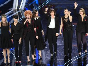 L’urlo di centomila riunisce il pop contro la violenza
